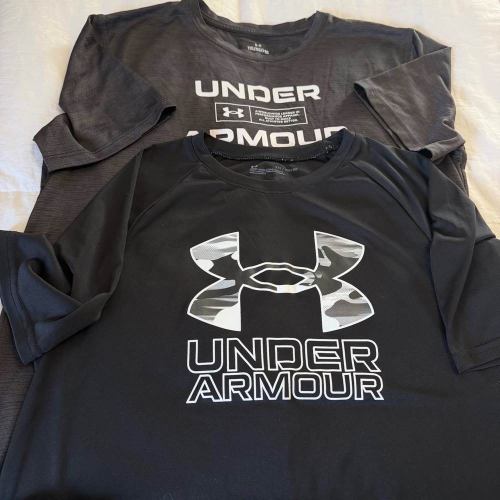 Under Armour Shirt Bundle YXL Youth Large Black Gray Athletic Performance Tops